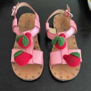 Girls shoes guccie